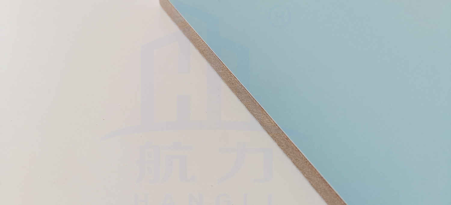 以石英纖維防火板為基材；  ●綠色環(huán)保，無甲醛、無石棉；  ●A級阻燃，防火、防潮；  ●堅(jiān)固耐用，超長壽命；  ●質(zhì)輕高強(qiáng)、隔音隔熱；  ●裝配式安裝，省時(shí)、省力、經(jīng)濟(jì)；  ●表面涂層使用納米無機(jī)涂料，抗菌、防腐、防蛀、易清潔；